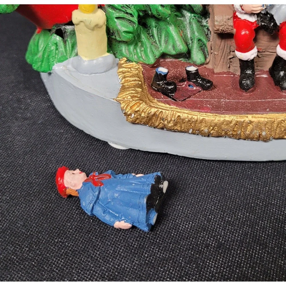 FG Square Animated Christmas Village Accessory - Christmas Wreath